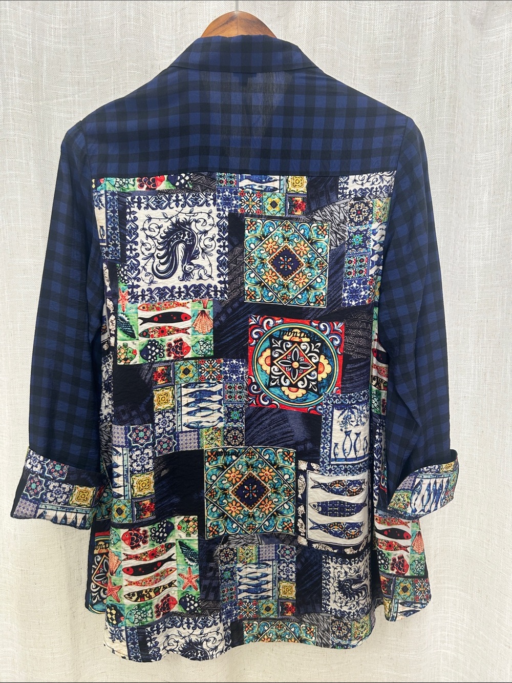 Shana Silky Navy & Black Gingham Button-Up Shirt W/Printed Back Size Small NWT